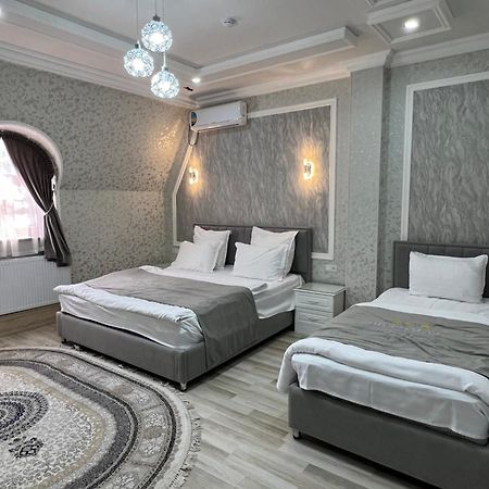 Diplomat Premium Hotel Samarkand Bagian luar foto