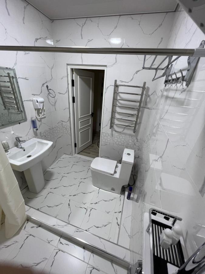Diplomat Premium Hotel Samarkand Bagian luar foto