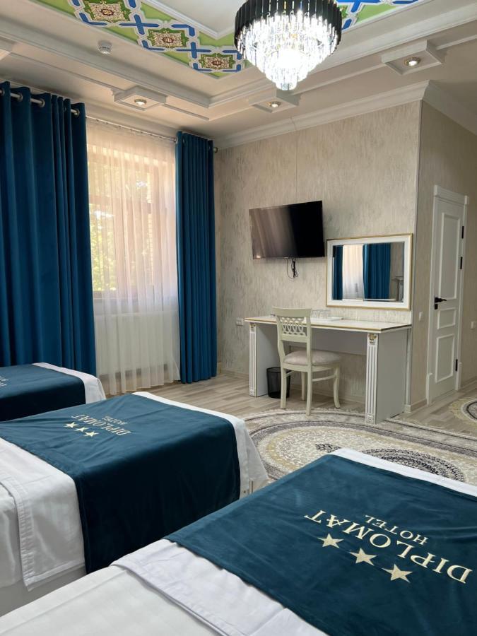Diplomat Premium Hotel Samarkand Bagian luar foto