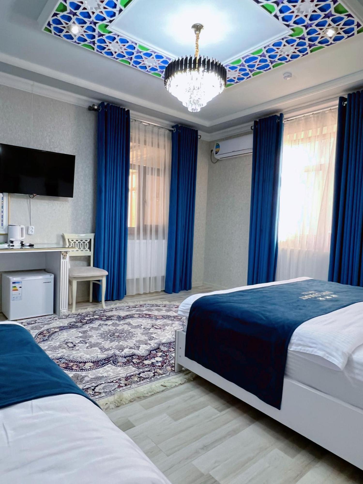 Diplomat Premium Hotel Samarkand Bagian luar foto