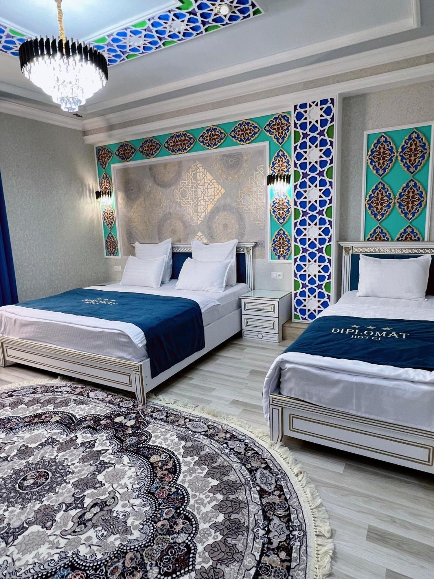 Diplomat Premium Hotel Samarkand Bagian luar foto