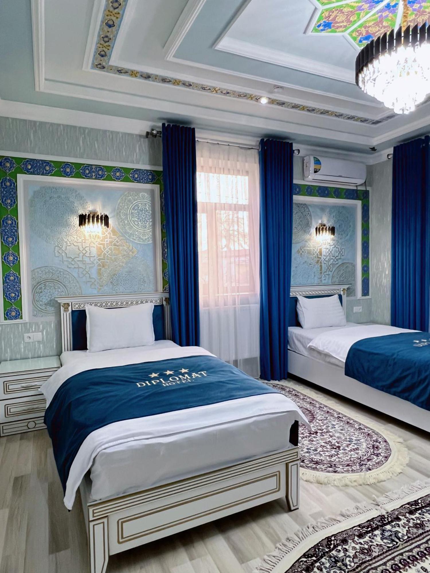 Diplomat Premium Hotel Samarkand Bagian luar foto