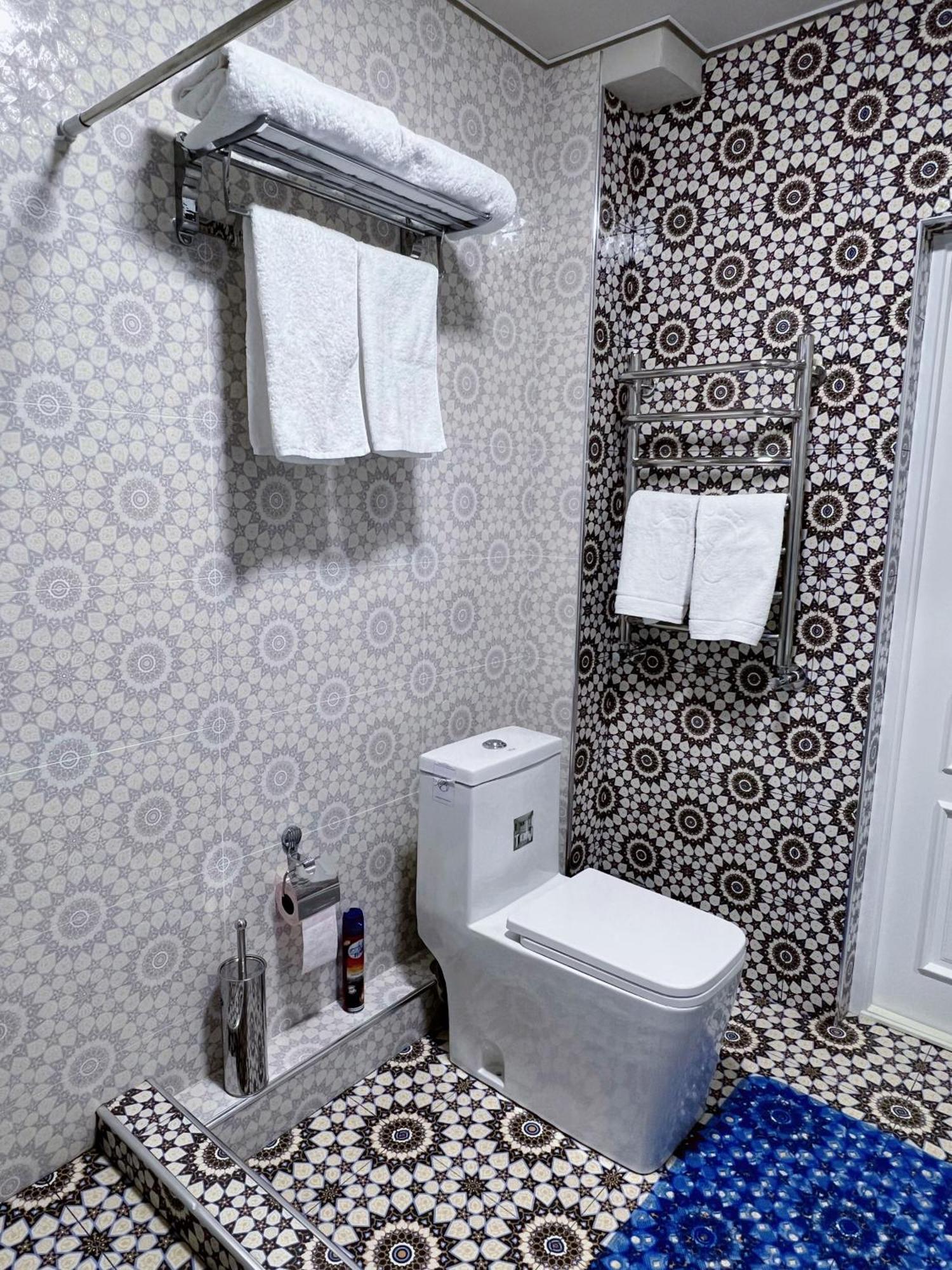 Diplomat Premium Hotel Samarkand Bagian luar foto