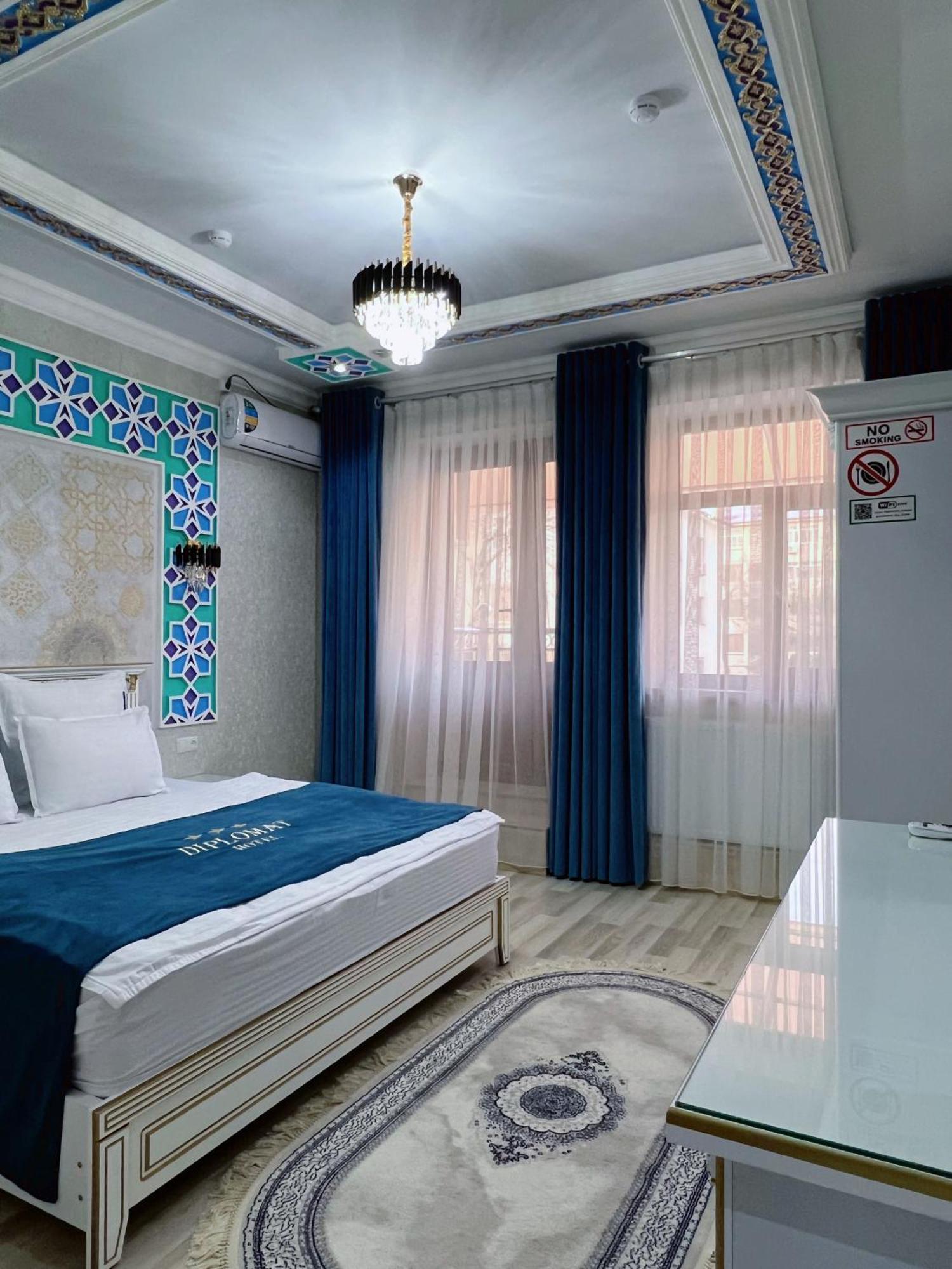 Diplomat Premium Hotel Samarkand Bagian luar foto