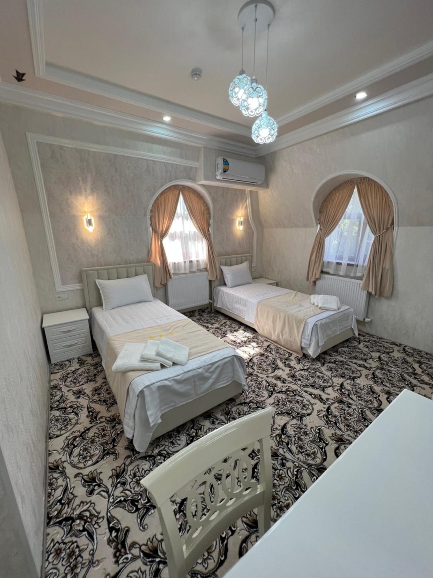 Diplomat Premium Hotel Samarkand Bagian luar foto