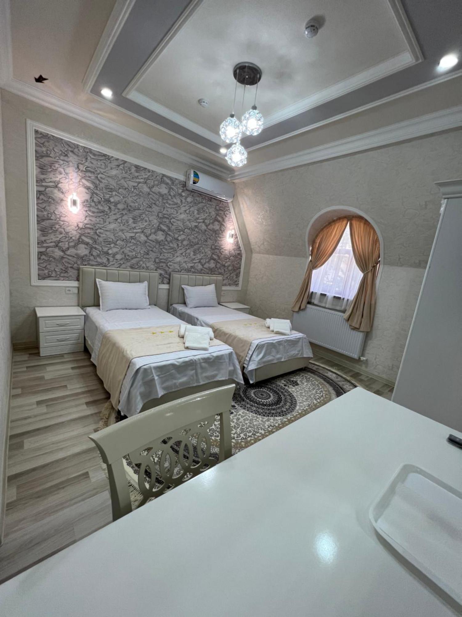 Diplomat Premium Hotel Samarkand Bagian luar foto