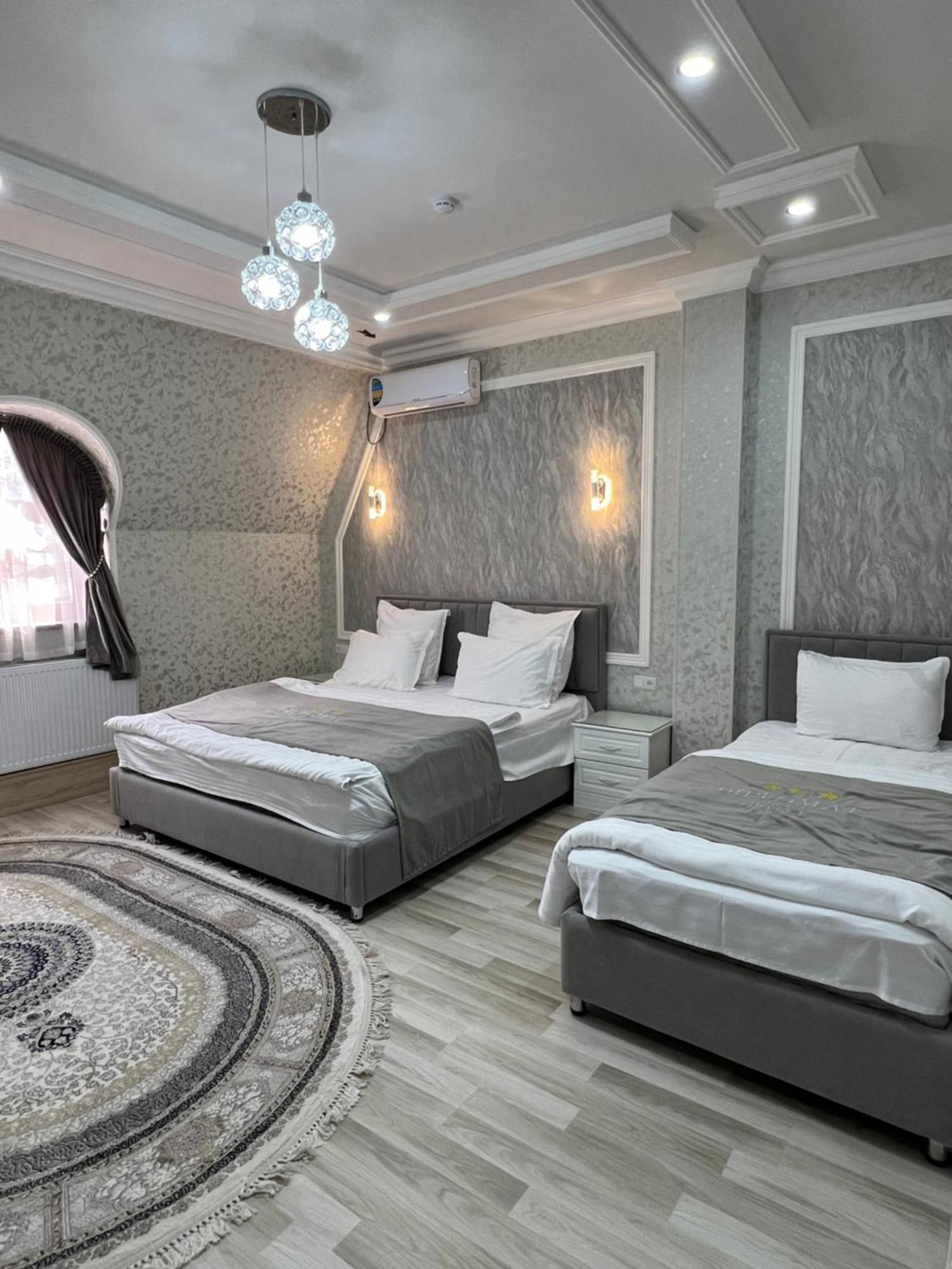 Diplomat Premium Hotel Samarkand Bagian luar foto