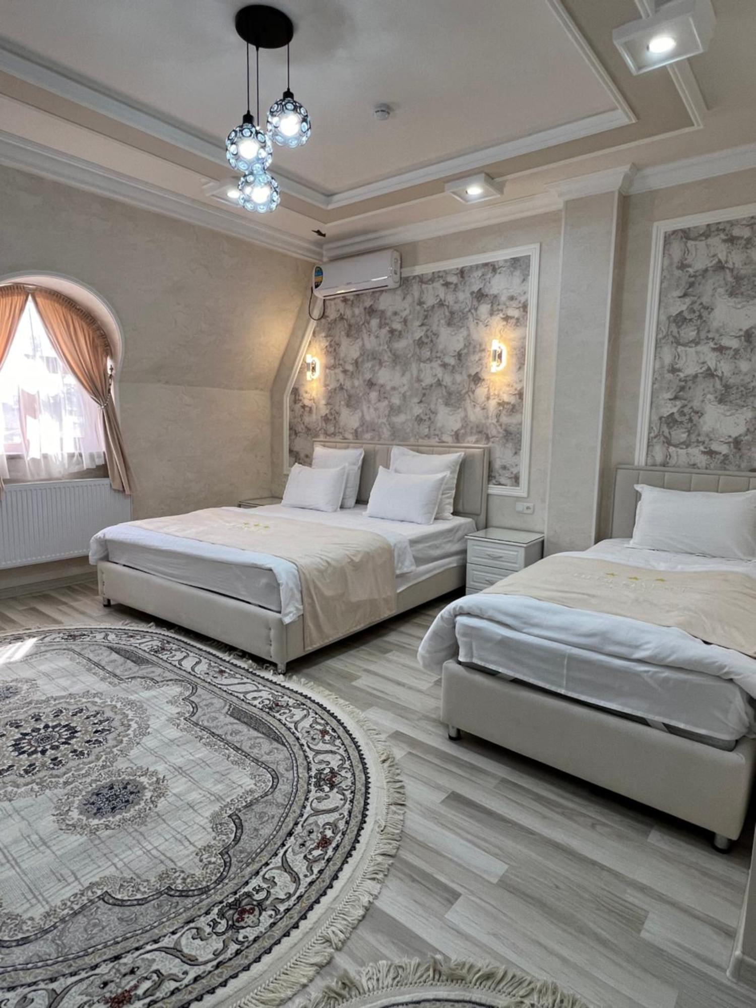 Diplomat Premium Hotel Samarkand Bagian luar foto